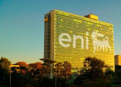 Eni avvia la produzione del progetto Agogo in Angola: 450 milioni di barili e tecnologie a basse emissioni con Azule Energy