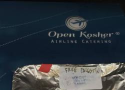 Spagna, cibo kosher consegnato a persone ebree con scritta "Free Palestine" su volo Iberia da Buenos Aires a Madrid: indagine in corso