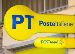 Poste Italiane offre polizze per animali domestici: più tutele per cani e gatti contro spese veterinarie, danni e assistenza legale