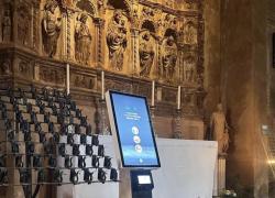 Le offerte in chiesa ora si fanno con il Pos, al via pagamenti digitali anche per accendere i ceri, stop alle monete