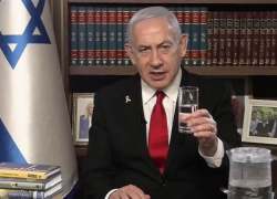 Gaza, oltre 40 morti dopo raid Idf, almeno 19 colpiti mentre cercavano aiuti umanitari; follia Netanyahu: "Sono in missione storica e spirituale" - VIDEO