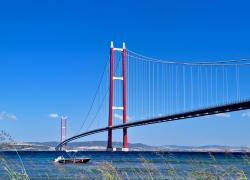 Il ponte sullo stretto di Messina come gesto di arroganza umana: la lezione dei "Persiani" di Eschilo 