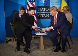 Ucraina, 100 mld $ di armi Usa a Kiev in cambio di "garanzie di sicurezza" dopo accordo con la Russia, ma verranno finanziate dall'Ue