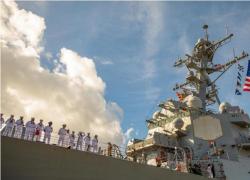 Venezuela, Trump  schiera 3 navi da guerra al confine per contrasto traffico di droga e invia 4000 marines, Maduro: "Schiereremo 4,5 mln di miliziani nei Caraibi"