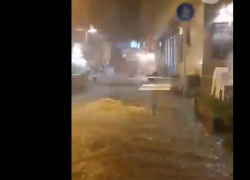 Maltempo, Isola d'Elba sommersa dall'acqua, caduti 54mm di pioggia in meno di un'ora, oltre 109mila fulmini abbattuti sulla Toscana in 12 ore - VIDEO