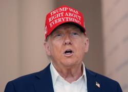 Usa, Trump annuncia stretta su visti per stranieri: 4 anni permanenza massima per studenti e 240 giorni per giornalisti e media