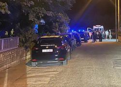 Modena, giovane pakistano accoltella padre 50enne, madre 42enne e sorella 15enne: tutti e 3 in gravi in condizioni, arrestato il ragazzo