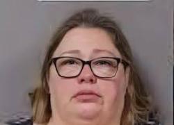 Usa, Jennifer Lee Wilson di 154 kg si siede sul figlio di 10 anni e lo uccide per asfissia meccanica: condannata a 6 anni di detenzione