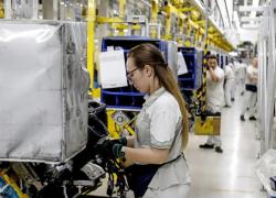 Istat, a luglio 2025 occupati in crescita di 218mila unità, +0,9% vs luglio 2024: indeterminati +351mila  e autonomi +55mila, -188mila i contratti a termine