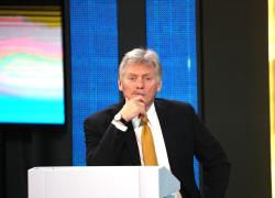 Ucraina, Peskov: “Invito di Putin a Zelensky per colloqui a Mosca non per arrendersi”, poi l’attacco a Usa e Ue: “Non possono garantire sicurezza a Kiev”