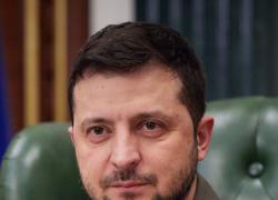 Il guitto Zelensky al Forum di Cernobbio: senza controparte russa e senza fare cenno a Gaza, il trionfo della propaganda