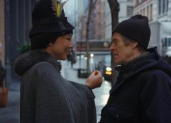 VENEZIA 82, LATE FAME con WILLEM DAFOE: l'illusione di un successo e un basso rispetto generazionale
