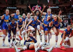 Mondiali volley femminile, l'Italia di Velasco è campione del mondo: battuta la Turchia in finale al tie break, 3-2 per le azzurre dopo 5 set giocati - VIDEO
