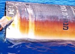 Lampedusa, recuperato in mare relitto con logo della Israel Space Administration: ipotesi serbatoio di un caccia di Tel Aviv - VIDEO