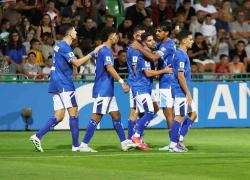 Israele-Italia, israeliani con lutto al braccio dopo attentato a Gerusalemme, ok da Uefa, i commenti: "Nessuna fascia per i 70mila morti a Gaza?"