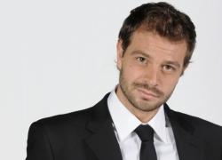 Addio a Paul Baccaglini, trovato morto a 41 anni nella sua abitazione a Segrate l’ex inviato de Le Iene: ipotesi suicidio