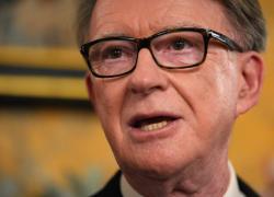 Epstein fa saltare un'altra testa: arrestato l'ex ambasciatore inglese Mandelson a Londra per "cattiva condotta in ufficio pubblico"