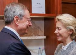 Draghi torna ad attaccare l'Ue: "Inazione minaccia nostra sovranità, 1200 mld € per il riarmo", e von der Leyen lo incensa: "Grazie per il tuo servizio"