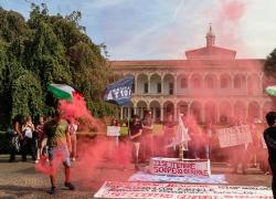 Università Statale di Milano contro genocidio a Gaza, annunciato stop ad accordi con enti israeliani, studenti: “Finalmente presa di posizione”