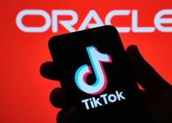 TikTok Usa, Trump annuncia slittamento vendita, 16 dicembre nuova scadenza: verso 80% a consorzio con a capo Oracle, 20% ad azionisti cinesi