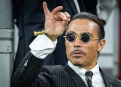 Salt Bae ha inaugurato poche ore fa il suo ristorante di carne nel centro di Milano, primo in Italia