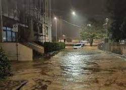 Liguria, forti temporali in Val Bormida, nel savonese esondano torrenti e allagano piazze e strade