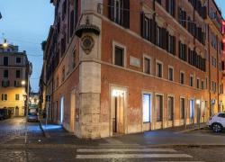 KFC, aperto a Roma il primo flagship store in Italia: due piani, 870 mq e nuove soluzioni tra tecnologia, design e sostenibilità