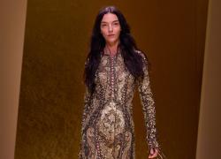 Milano Fashion Week SS26: Roberto Cavalli e l’opulenza dorata di “Gold Obsession”