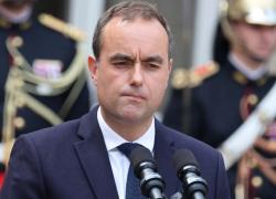 Francia, Lecornu si dimette: "Macron nominerà nuovo premier in 48 ore, la mia missione è finita, l'Assemblea Nazionale rifiuta scioglimento"