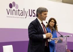 Vinitaly Chicago, Zoppas (ICE): "€ 8,1 mld in vendite di vino italiano all'estero nel 2024 (+5,5 % rispetto al 2023), Usa 1° mercato di destinazione nonostante  dazi al 15%"