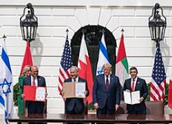 Accordi di Abramo, cosa sono e cosa comportano i patti tra Israele, Emirati Arabi Uniti e Bahrain voluti da Trump nel 2020