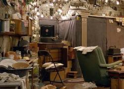 Intesa Sanpaolo raccoglie ogni aspetto dell'opera del fotografo canadese Jeff Wall, dalle fotografie più importanti degli anni Ottanta fino a quelle più recenti 
