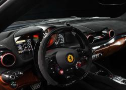 Ferrari, nuovo piano strategico per il 2030: "40% dei modelli ancora a combustione interna, un altro 40% ibridi e il restante 20% elettrici"