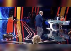 Tu si que vales, concorrente attacca Sabrina Ferilli: "Sei una miracolata, non vali nulla", poi sbotta contro il pubblico: "Che cosa vi ridete? Fan**lo" - VIDEO