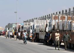 Gaza, Israele chiude valico Rafah e limita camion aiuti "fino a quando Hamas non restituirà corpi ostaggi", il movimento: "Stasera altre 4 salme", Trump: "Inizia fase 2"