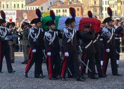 Funerali di Stato dei 3 carabinieri uccisi a Castel d'Azzano, presenti le alte cariche della Repubblica, Mattarella commosso