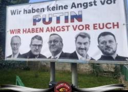 Germania, tabellone pubblicitario in Sassonia-Anhalt recita "Non abbiamo paura di Putin, ma di voi": sotto i volti di 5 leader Ue tra cui Zelensky