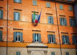 PERSONE ANORMALI - Episodio 35 - La dottoressa ci sta col colonnello ma ci sta anche col soldatello