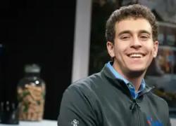 Addio allo scacchista Daniel Naroditsky, morto a 29 anni il 'gran maestro' e influencer americano, ipotesi "suicidio"