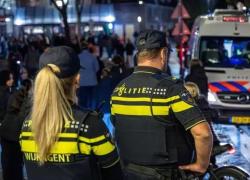 Olanda, arrestati 180 tifosi del Napoli ad Eindhoven prima della partita di Champions col Psv: "Azione preventiva per evitare disordini"