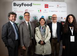 "AgroToscana" ha inaugurato Buyfood, la vetrina dei prodotti agroalimentari toscani promossa da Regione Toscana, Camera di Commercio di Firenze e organizzata da PromoFirenze e Fondazione Sistema Toscana 