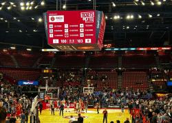 Eurolega, Olimpia Milano-Valencia 100-103, 4ª sconfitta europea per l’EA7, coach Messina: “Sprecate 2 occasioni nel finale, ma grande carattere”