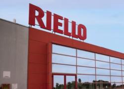 Riello in vendita a 100 anni dalla fondazione, tra i potenziali acquirenti Ariston Group da 2,6 miliardi e i colossi cinesi Haier e Midea