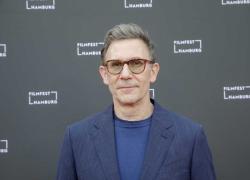 Michel Hazanavicius a France Odeon. Il regista di The Artist racconta la guerra in Ucraina con disegni e parole