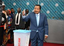 Camerun, democrazia al bivio, il 92enne Paul Biya riconfermato Presidente per l'ottava volta: proteste, morti e accuse di brogli