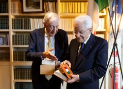 Sergio Mattarella alla “Casa dei libri” di Giovanni Spadolini e la Biblioteca di Pian dei Giullari. E’ la prima visita di un Presidente della Repubblica in carica