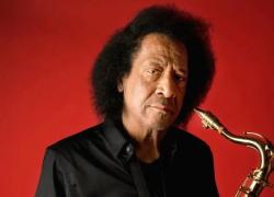 Addio  a James Senes, morto 80 anni per una polmonite lo storico sassofonista di Pino Daniele, era in terapia intensiva dal 24 settembre