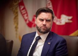 Shutdown Usa, JD Vance Lancia l’allarme: “Se prosegue fino a fine novembre sarà un disastro, rischio blocco totale del traffico aereo”