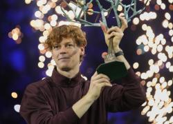 Masters 1000 Parigi, Jannik Sinner vince su Auger-Aliassime con 6-4, 7-6, e ritorna numero 1 al mondo