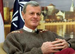 "Il 3 novembre Mosca invaderà l'Europa e ci sarà 3° Guerra Mondiale": sfatato l'anatema dell'"oracolo" Nato Shirreff contro "nemico inesistente russo"